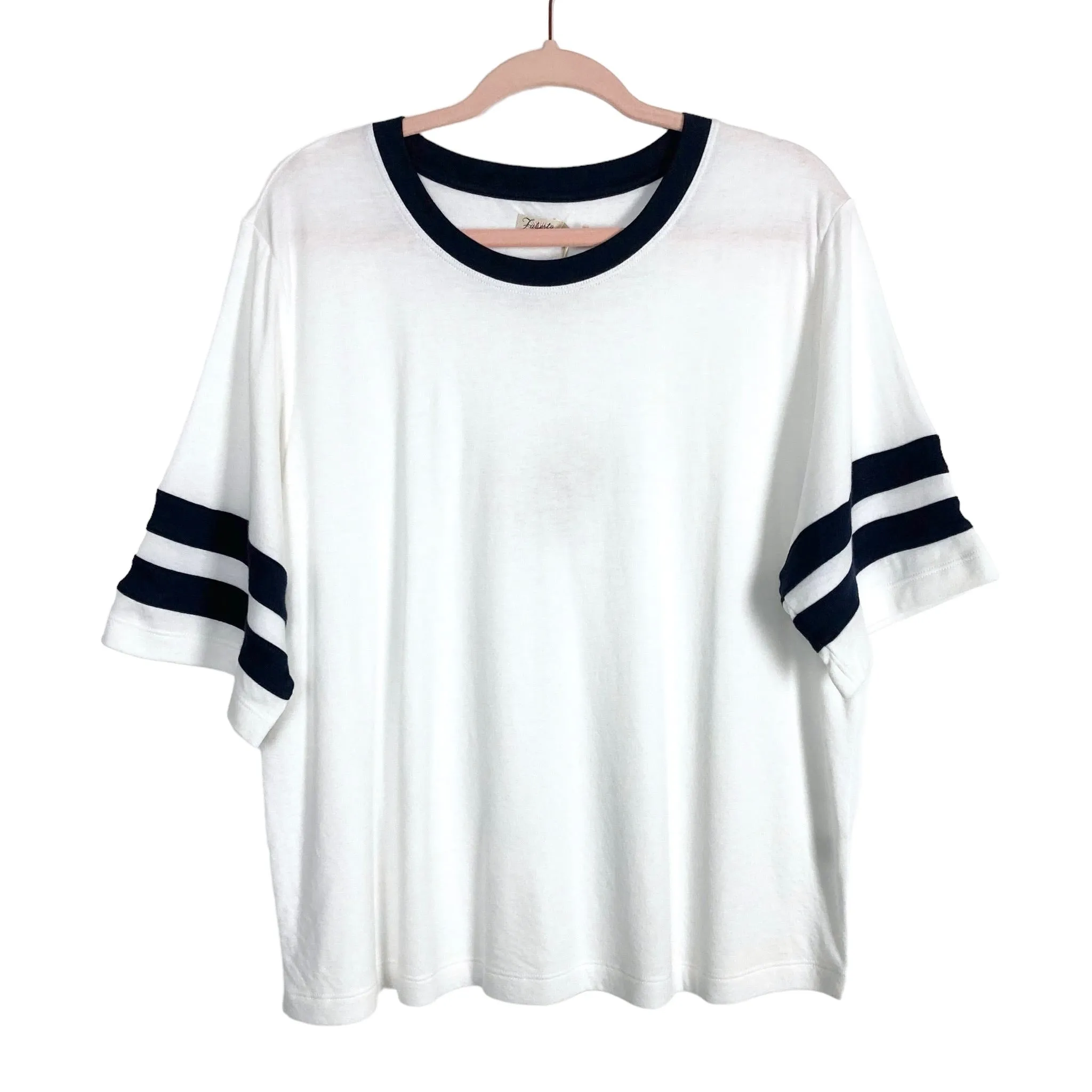 FAHERTY BRIGHT WHITE NAVY TRIM CLOUD VARSITY TEE NWT- SIZE XL ( ONLINE)