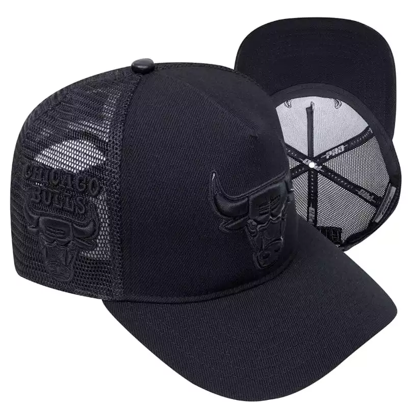 Pro Standard Chicago Bulls Classic Pinch Trucker (Black Out) BCB757880