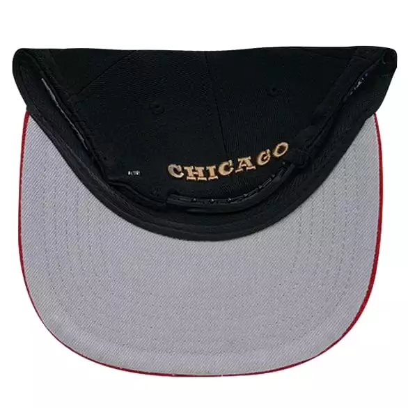 Pro Standard Chicago Bulls Side Patch Wool Snapback (Black/Red)