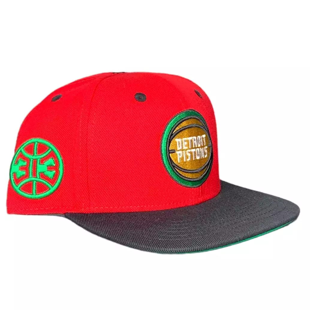 Pro Standard Detroit Pistons Team Flips Snapback (Red/Black) BDP7514531-RBK